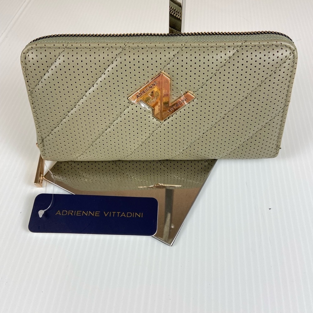 Adrienne Vittadini NWT Sage Green Zip Around Wallet Fits Phone